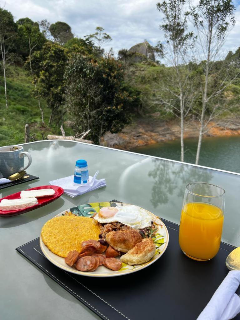 Cabana Privada Sin Prisa "Not Rush" Preciosa! Con Jacuzzi, Vista Y Acceso Directo Al Embalse, Vista A La Piedra , Deporte Acuatico Paddle Board And Breakfast Incluidos ! Imperdible Guatape Exterior photo