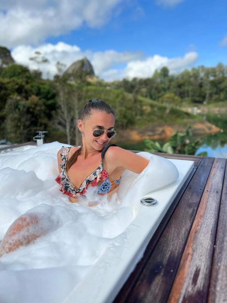 Cabana Privada Sin Prisa "Not Rush" Preciosa! Con Jacuzzi, Vista Y Acceso Directo Al Embalse, Vista A La Piedra , Deporte Acuatico Paddle Board And Breakfast Incluidos ! Imperdible Guatape Exterior photo